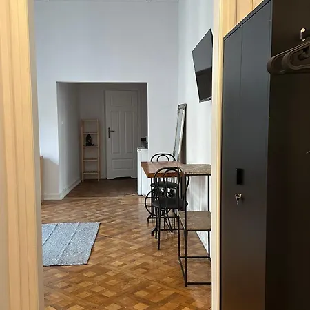 Kamienica Srodmiescie 18a Warsaw