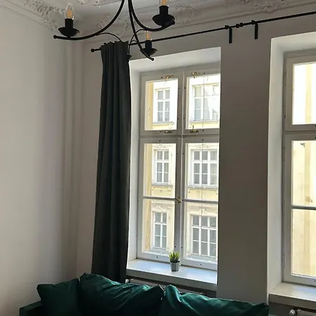 Kamienica Srodmiescie 18a * وارسو